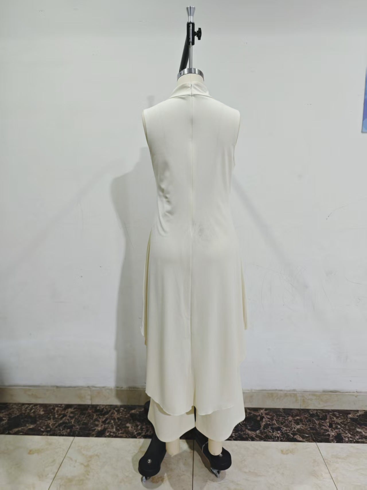 Commuter Slimming Irregular Design Turtleneck Sleeveless Laminated Pants