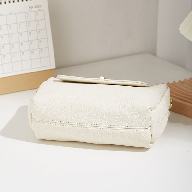 Women's Summer Retro Solid Color Commuter Handbags