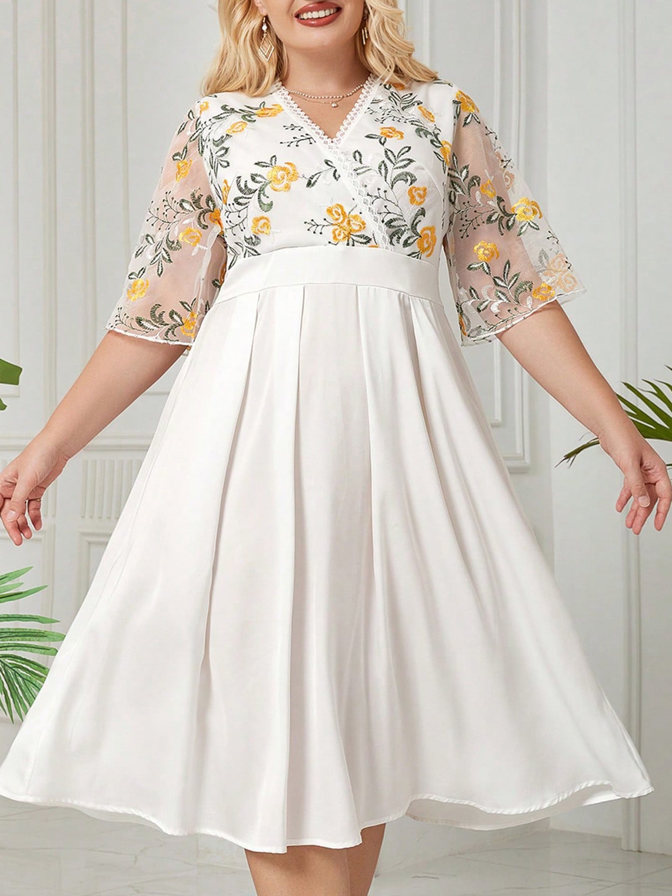 Women's Large Dress Embroidered Lace Cocktail Dresses