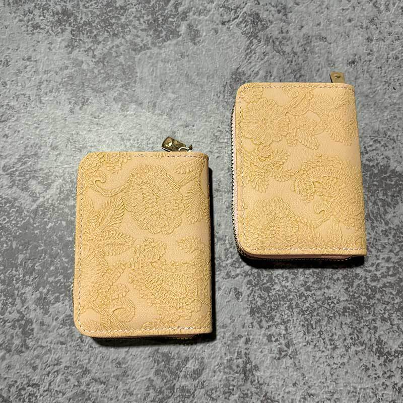 Cards Expanding When Multiple Slots Large Card Holder