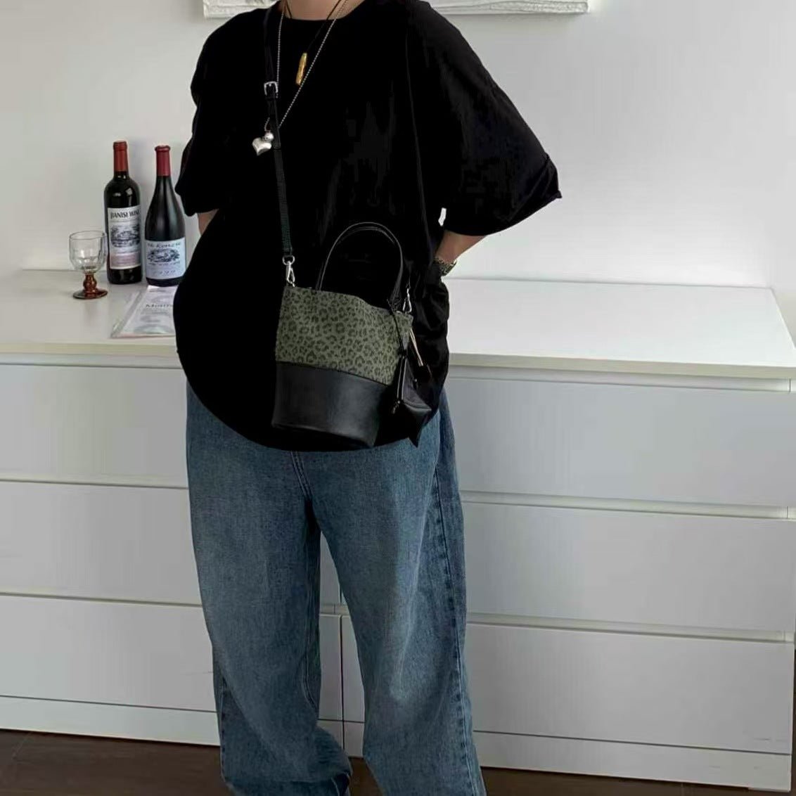 Women's Leather Cowhide Stitching Design Contrast Color Crossbody Bags