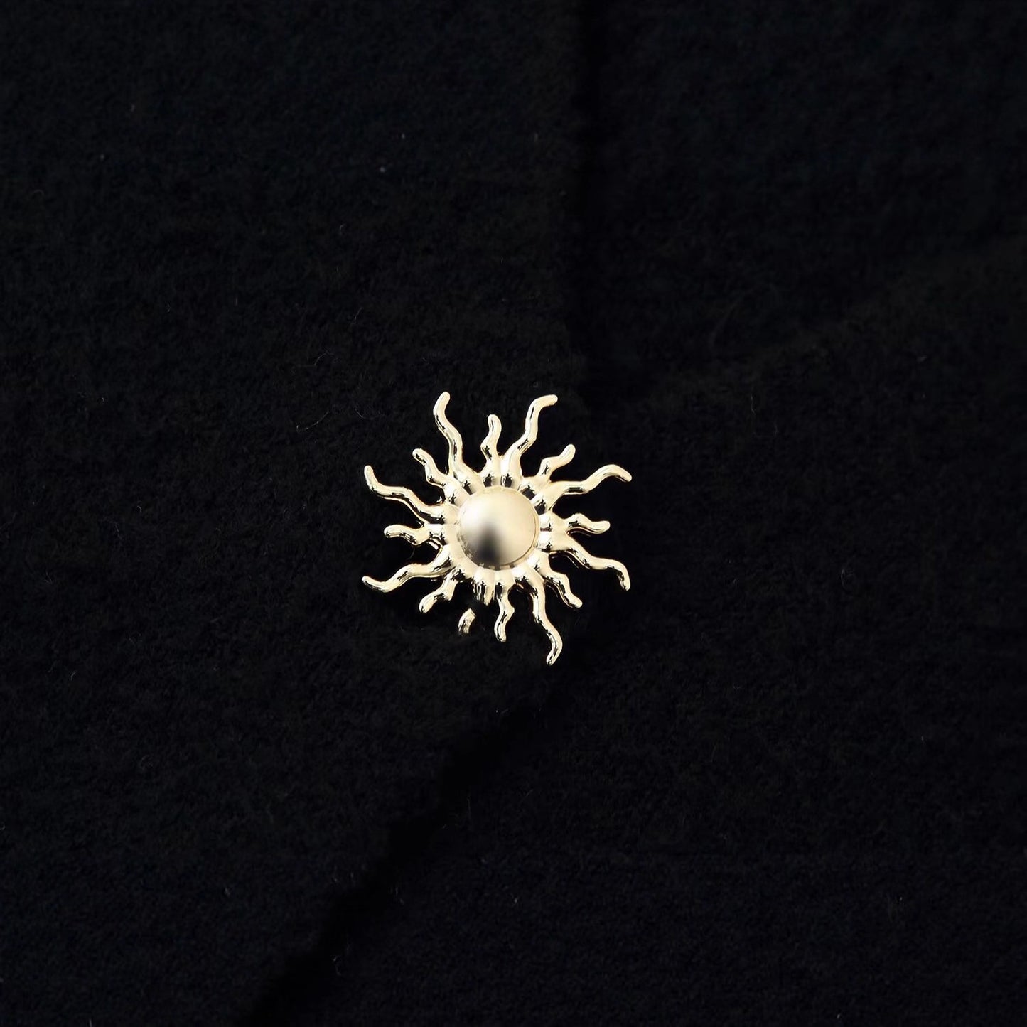 Women's Glamorous Autumn Metal Fastener Decoration Knitwear