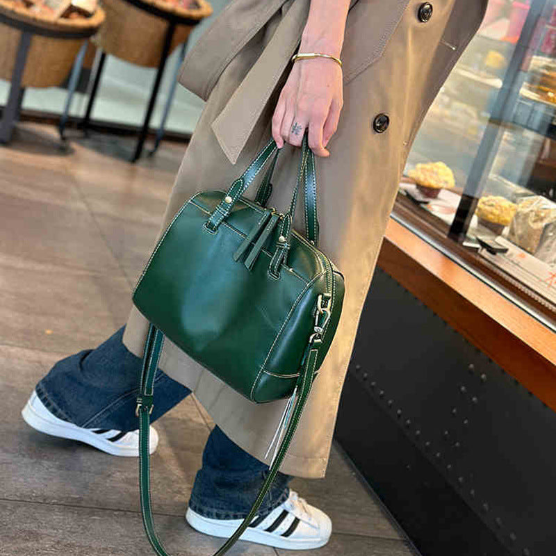 Women's Texture Western Style Vegetable Tanned Handbags