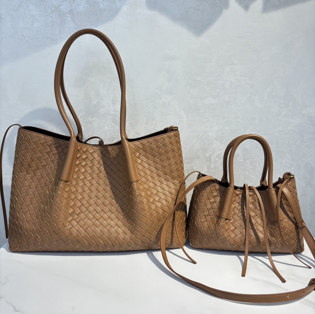 Women's Hand-woven Genuine High Texture Large Capacity Commute Handbags