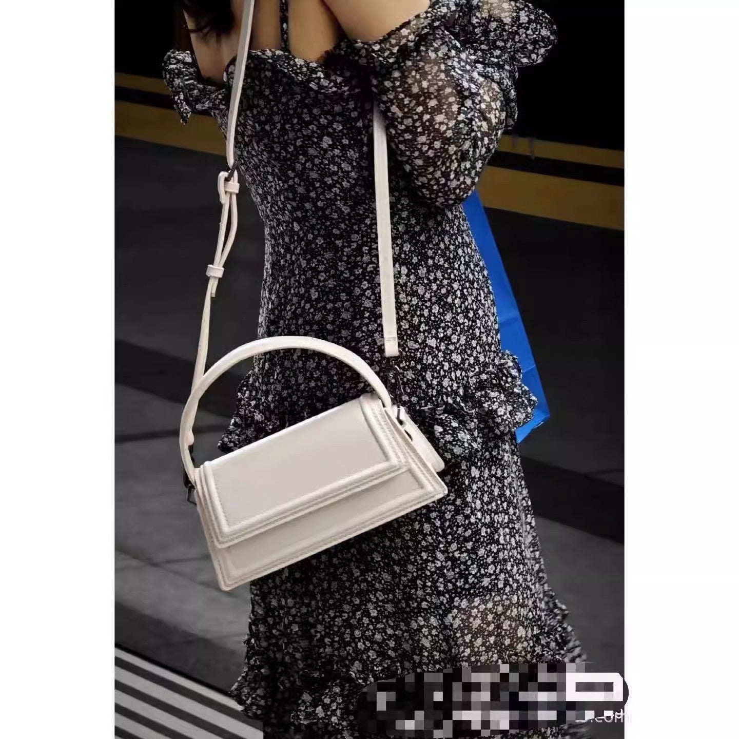 Graceful Women's Brown City Portable Flap Crossbody Bags