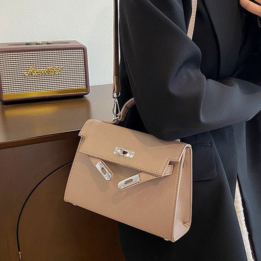 Are All Simple Light Luxury High-grade Handbags