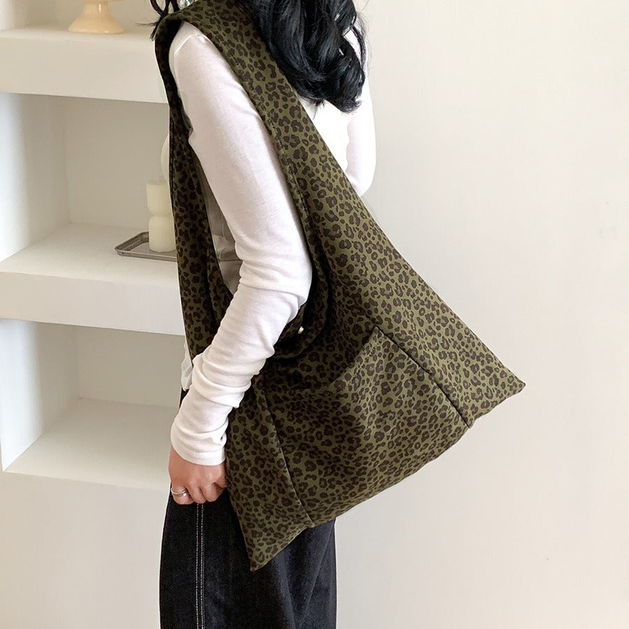 Women's High-grade Personality Trendy Large Capacity Commuter Shoulder Bags