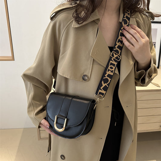 Simple Wide Strap Letters Saddle Fashion Bags