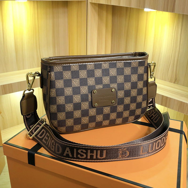 Women's Wide Strap Letters Printing Stylish Underarm Shoulder Bags