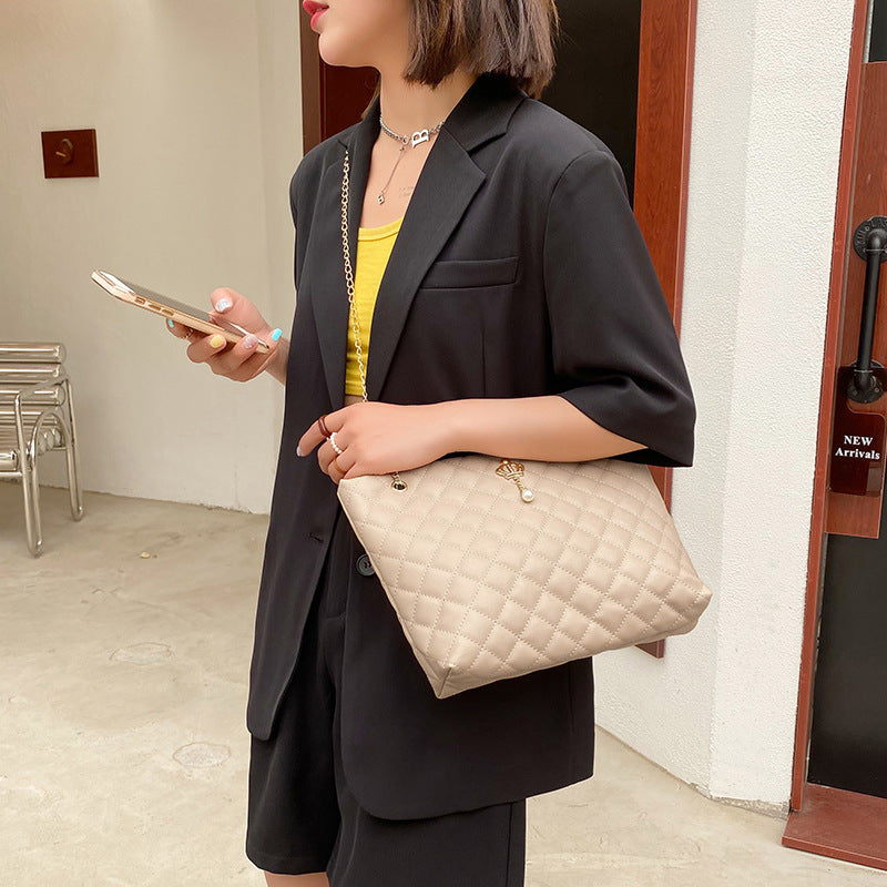 Fashion Diamond Embroidered Personalized Crown Hardware Handbags