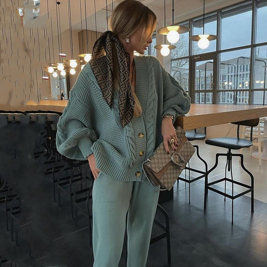 Women's Fashion Solid Color Slimming Long Sleeve Sweaters