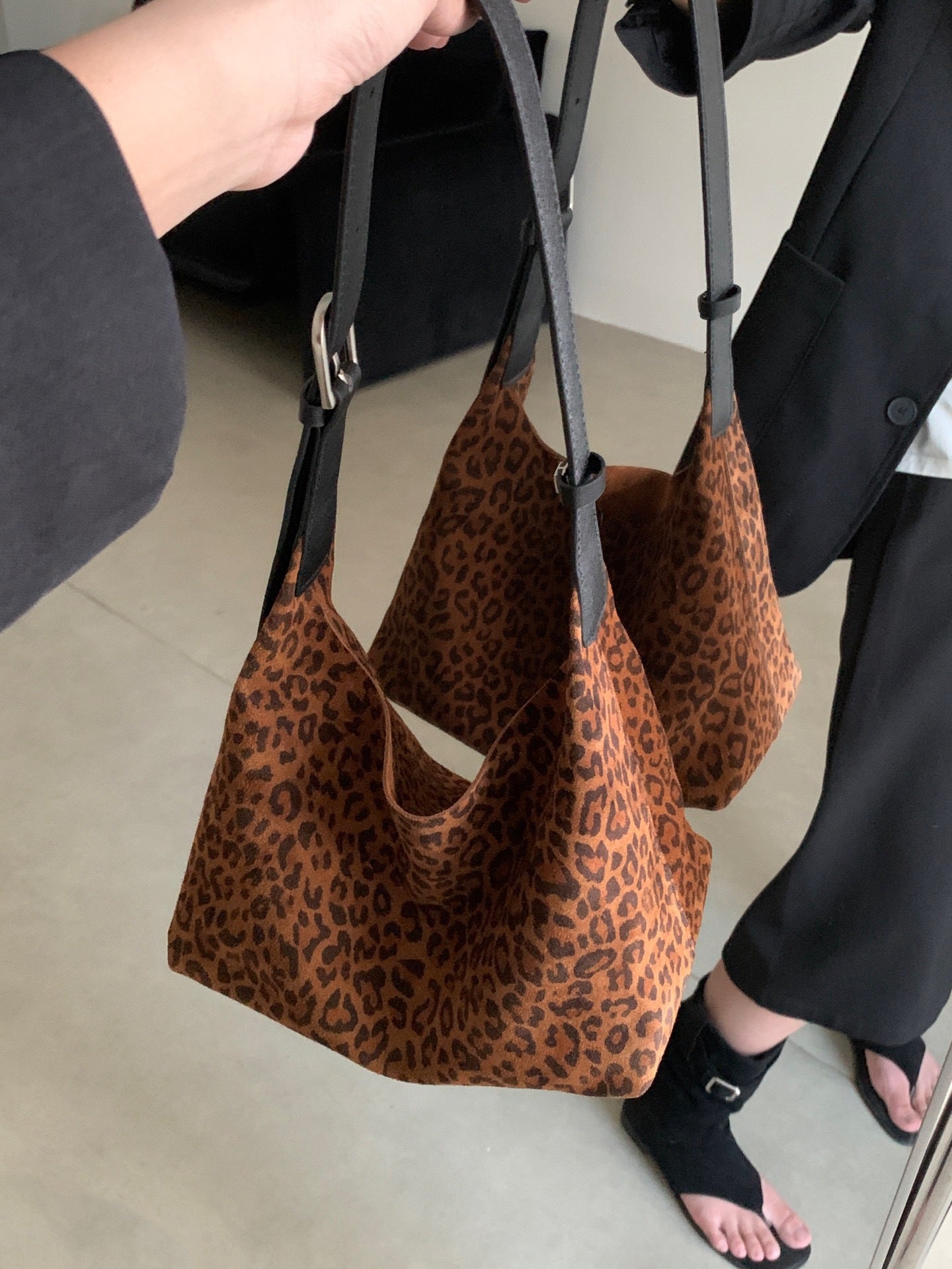 Unique Women's Commuter Large Portable Underarm Armpit Bags