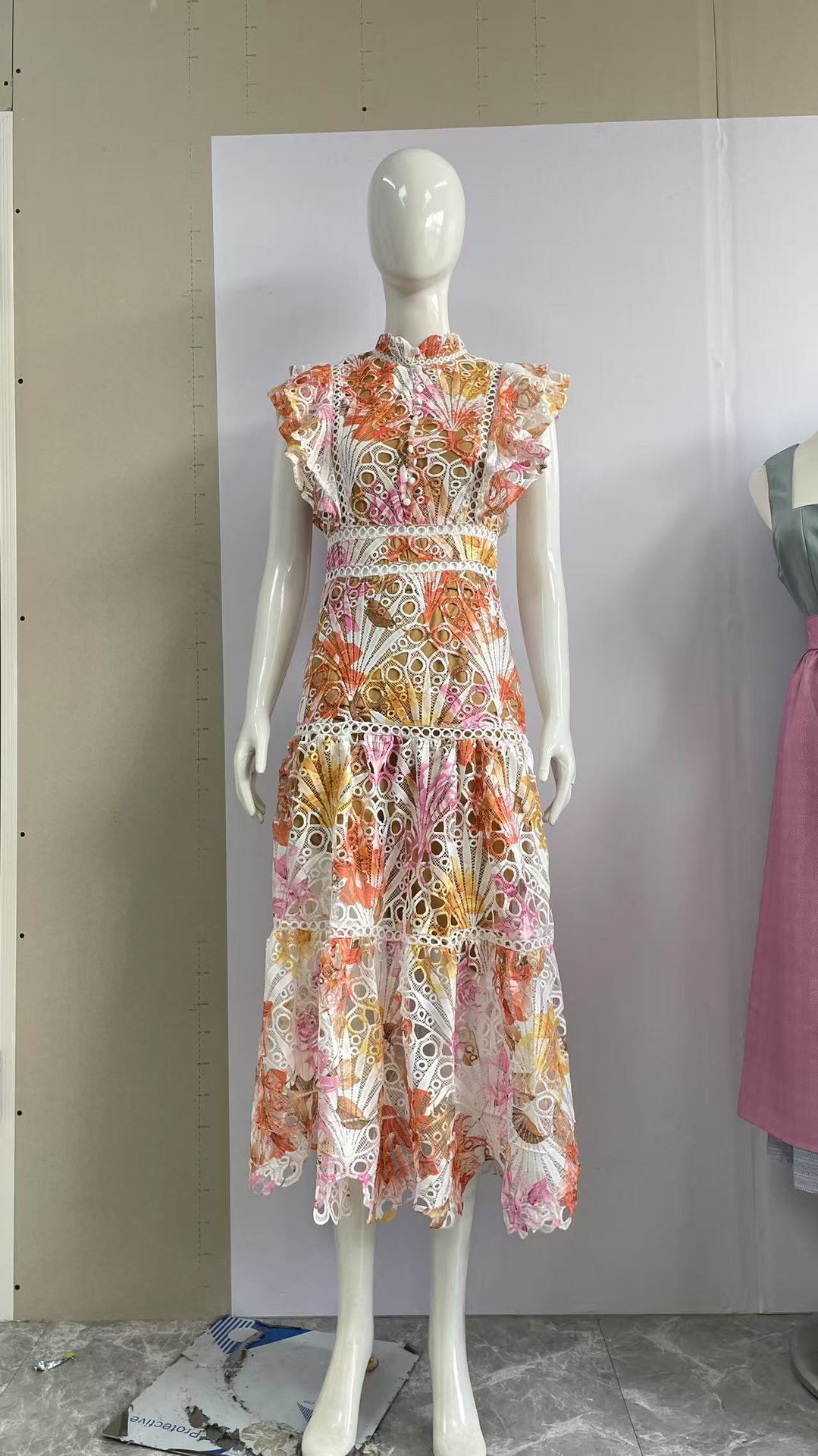 Women's Elegant French Spring Stand-up Collar Lace Sleeveless Hollow Embroidered Crocheted Dress