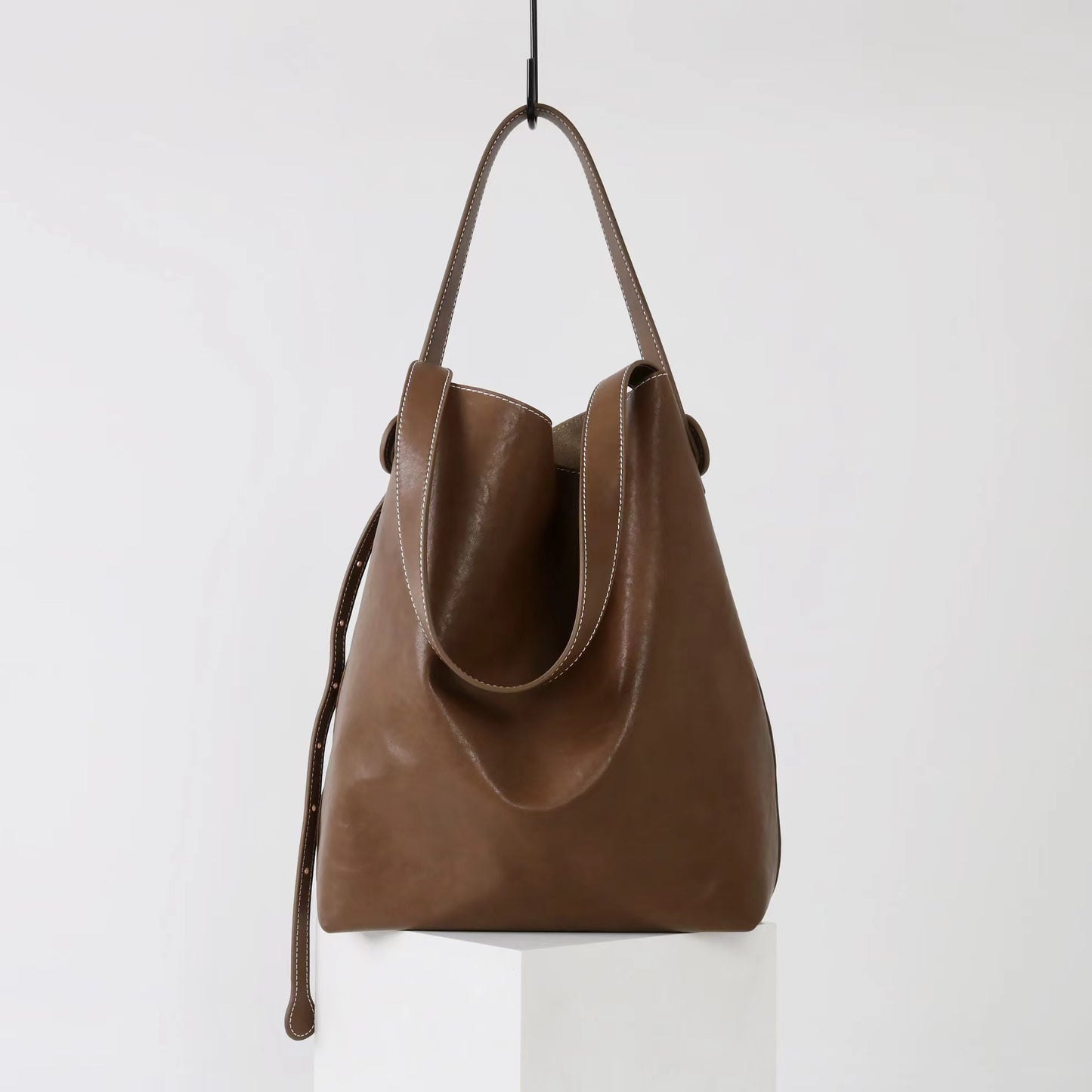 Cowhide Vegetable Basket Niche Large Capacity Handbags