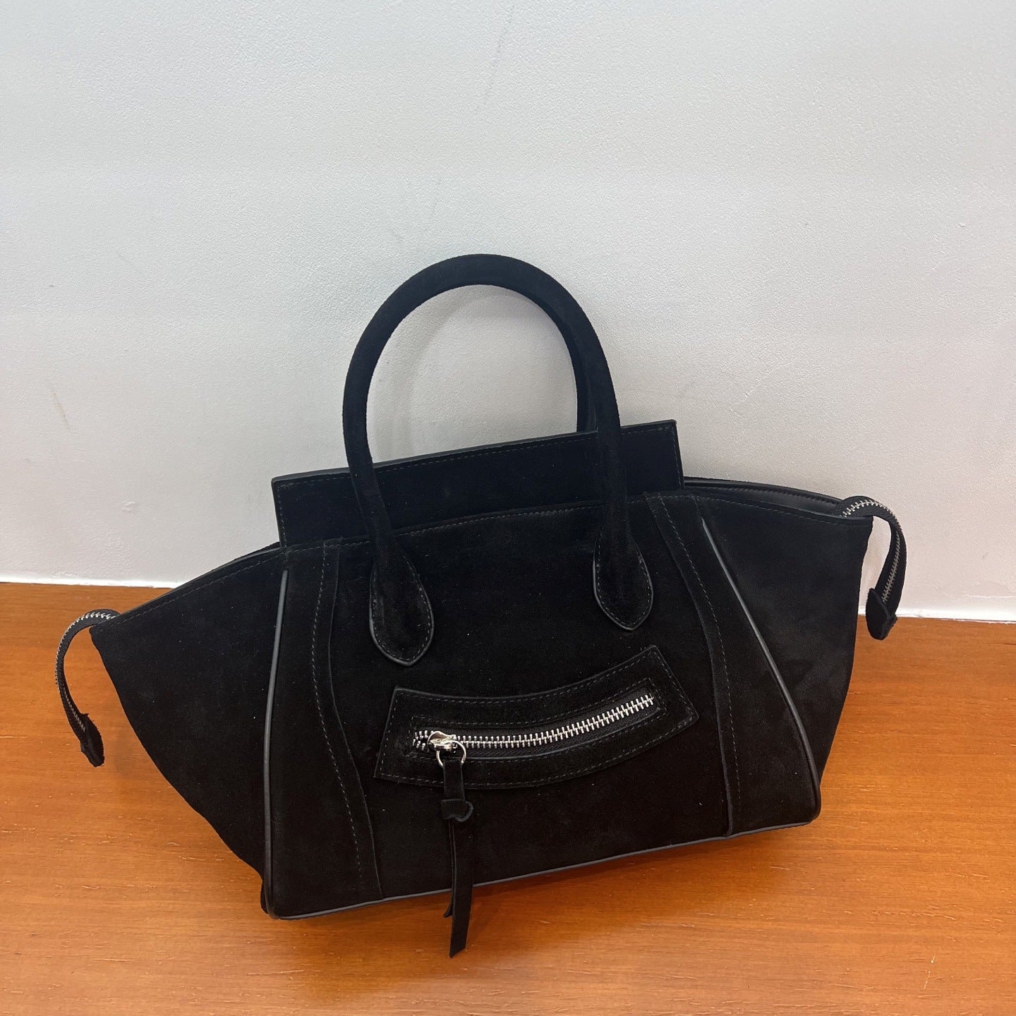 Smiling Face Commuter Large Capacity Retro Handbags