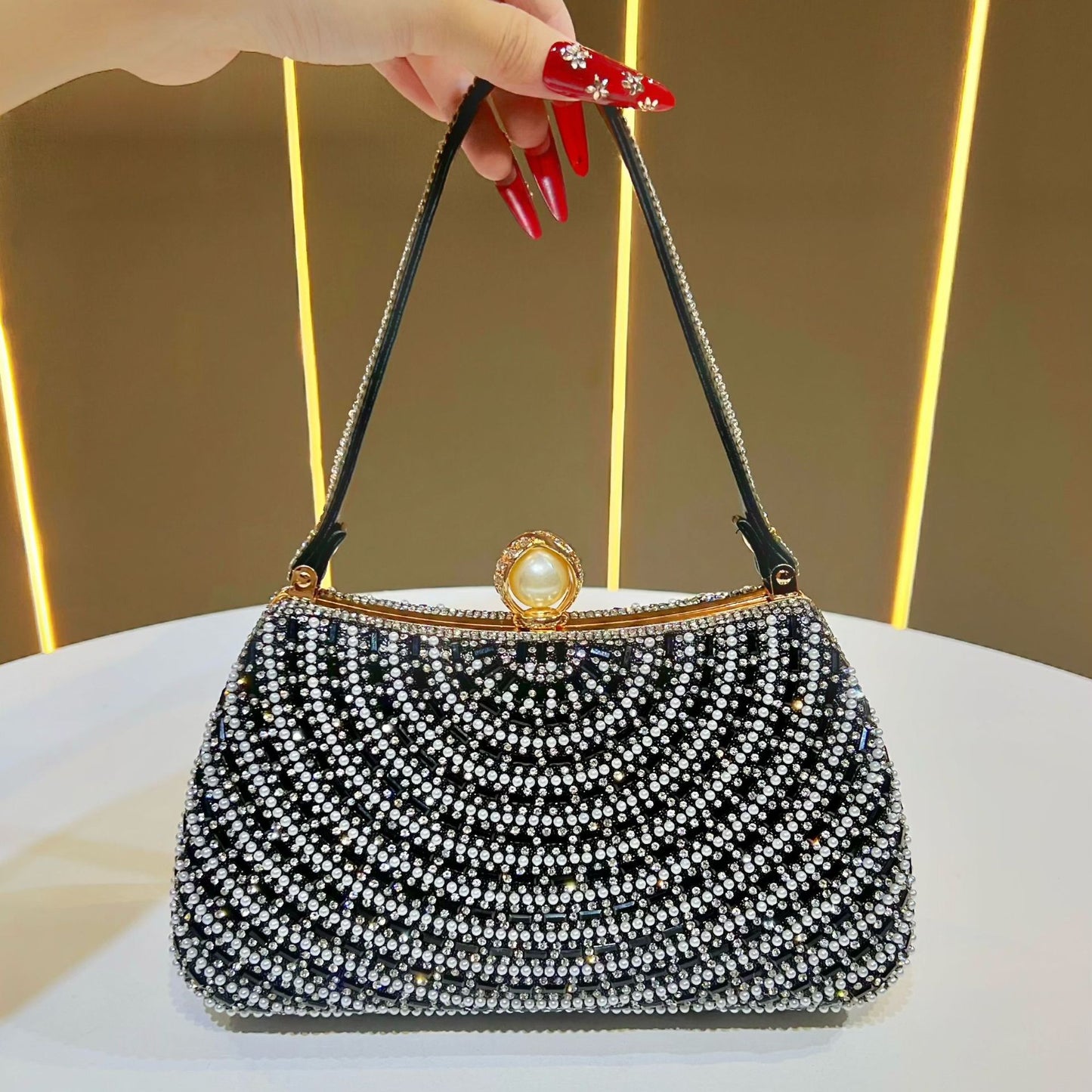 Women's Retro Beautiful Pearl Full Diamond Fashion Evening Bags