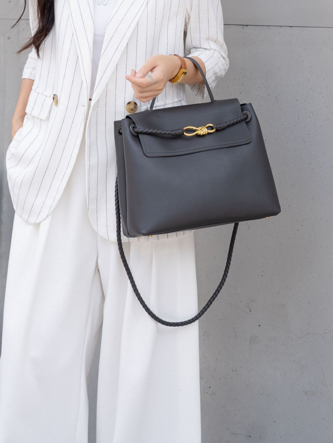 Women's First Layer Cowhide Plain Weave Fashion Shoulder Bags