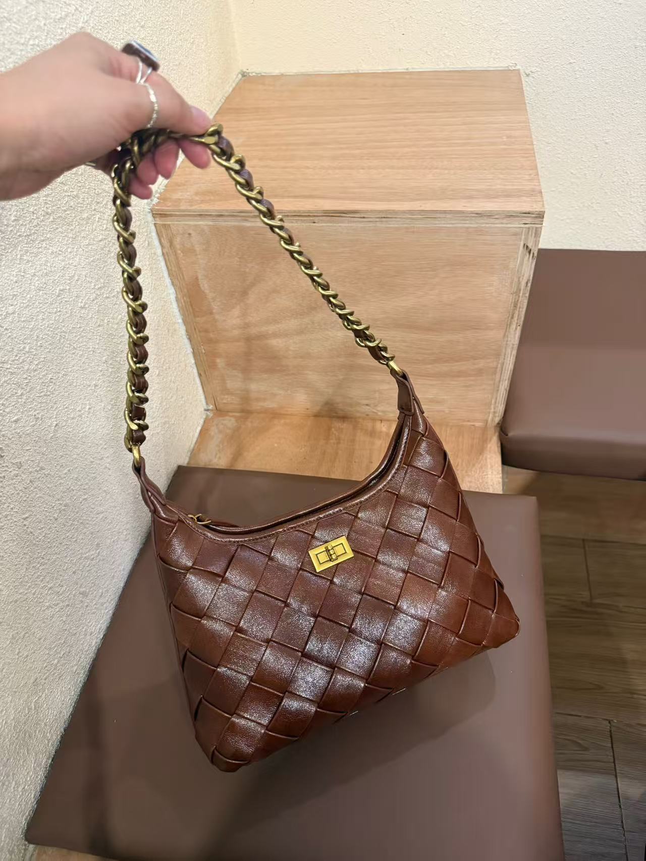 Attractive Classy Hand-woven Chain Underarm Retro Handbags