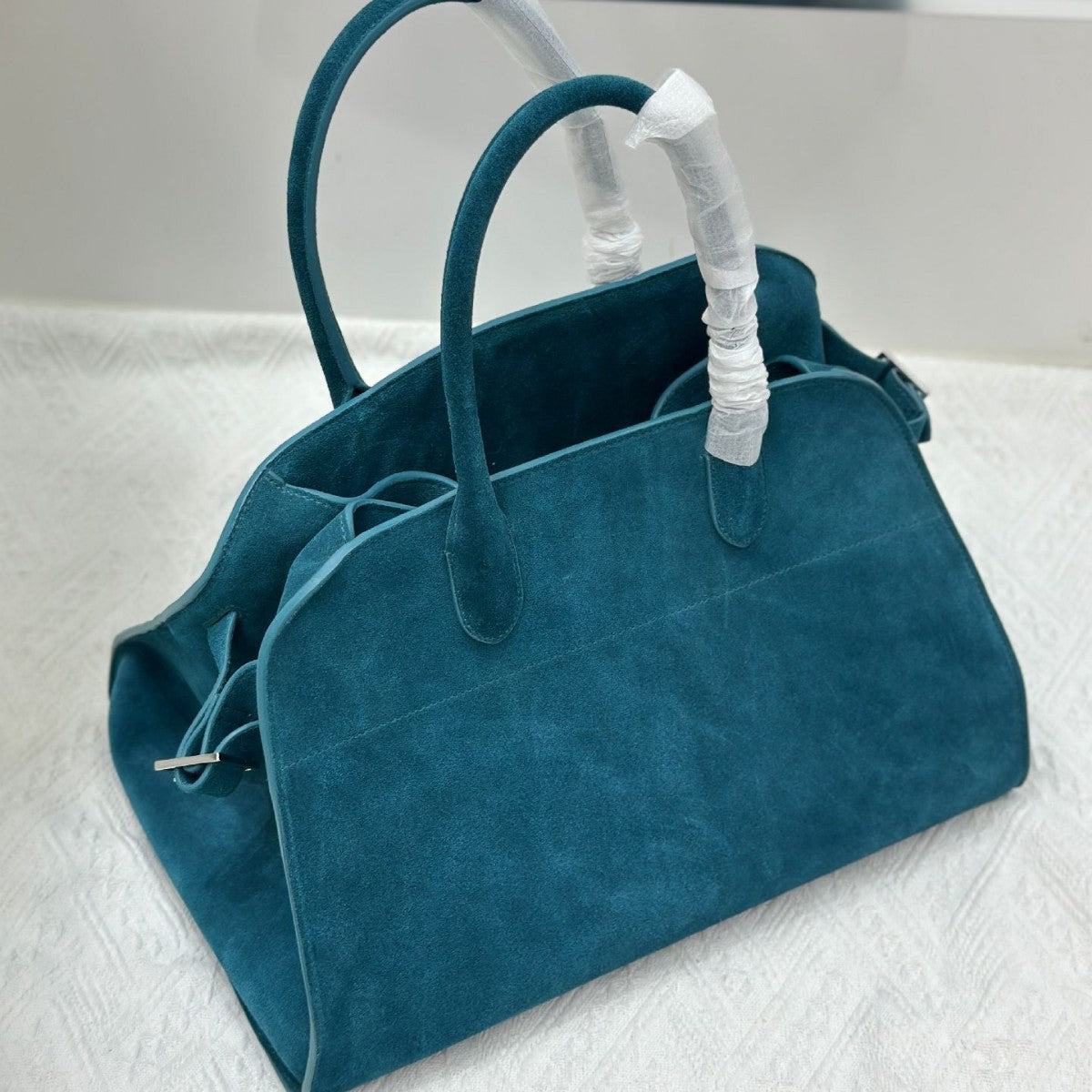 Women's Frosted Suede Large Capacity Fashion Commuter Tote Bags