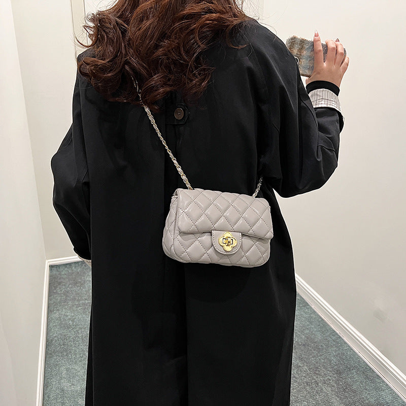 Women's Rhombic Embroidery Thread Spring Popular Chain Crossbody Bags