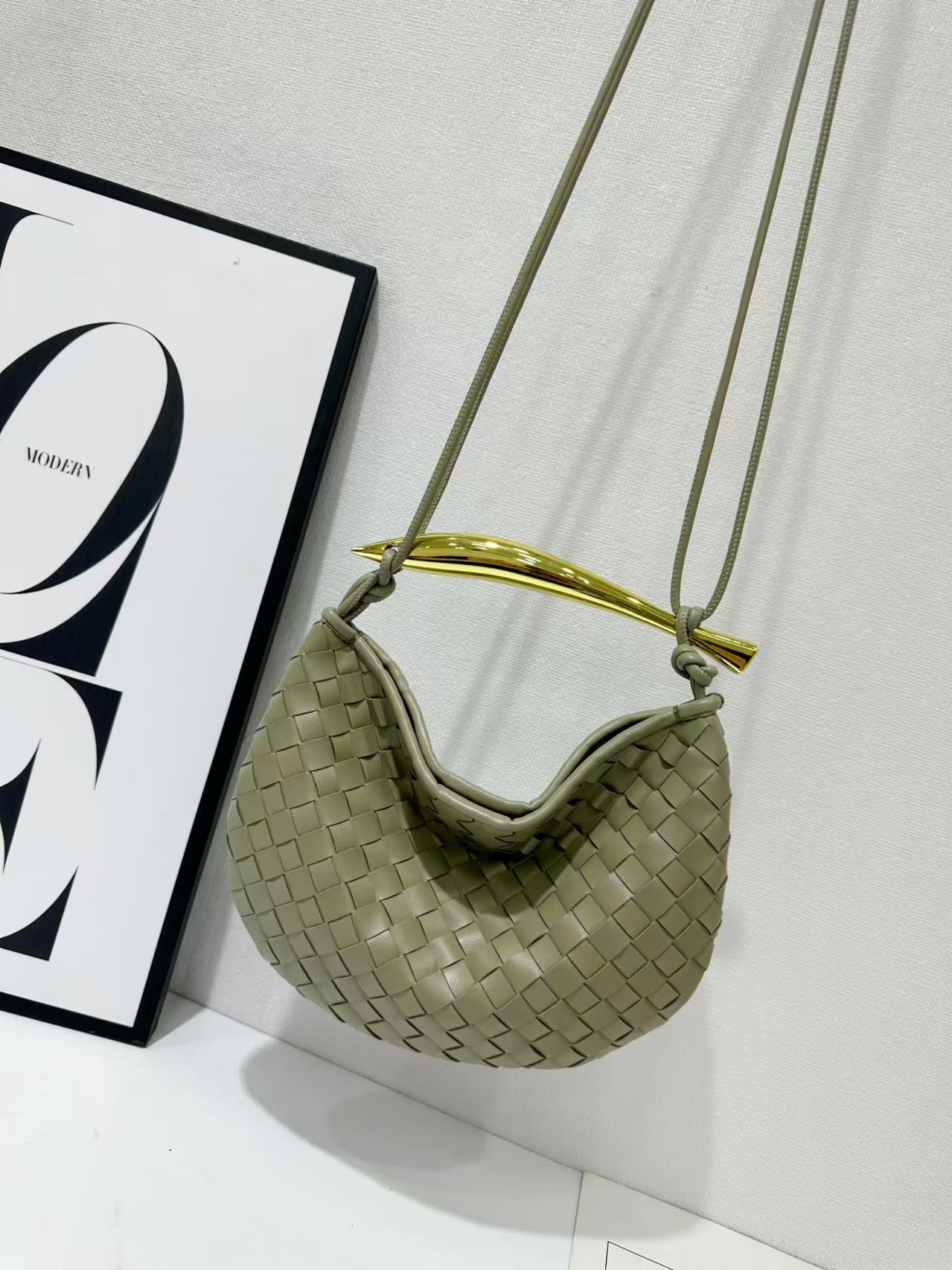 Women's Woven Genuine Leather High-grade Design Hand Metal Evening Bags