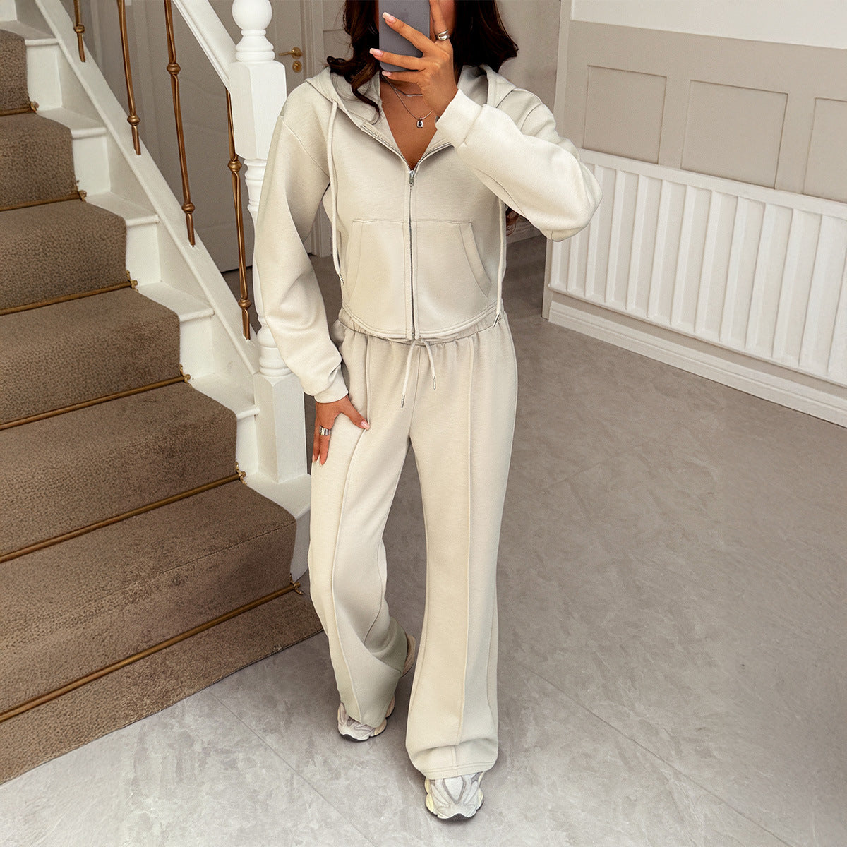 Creative Women's Leisure Vacation With Cap Fashion Casual Suit