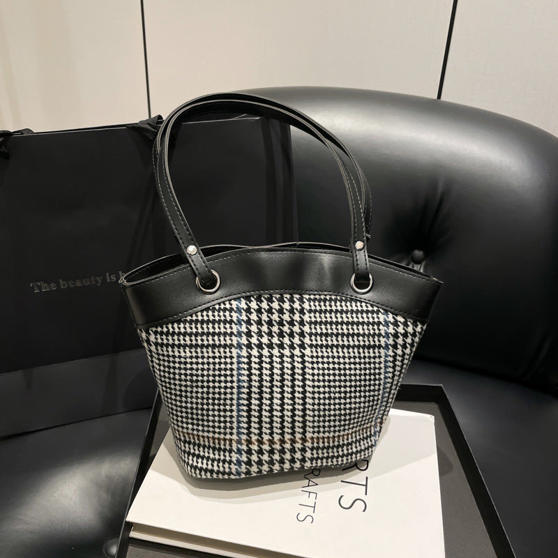 Women's Woolen Plaid Stitching Fashion Winter Commuter Handbags