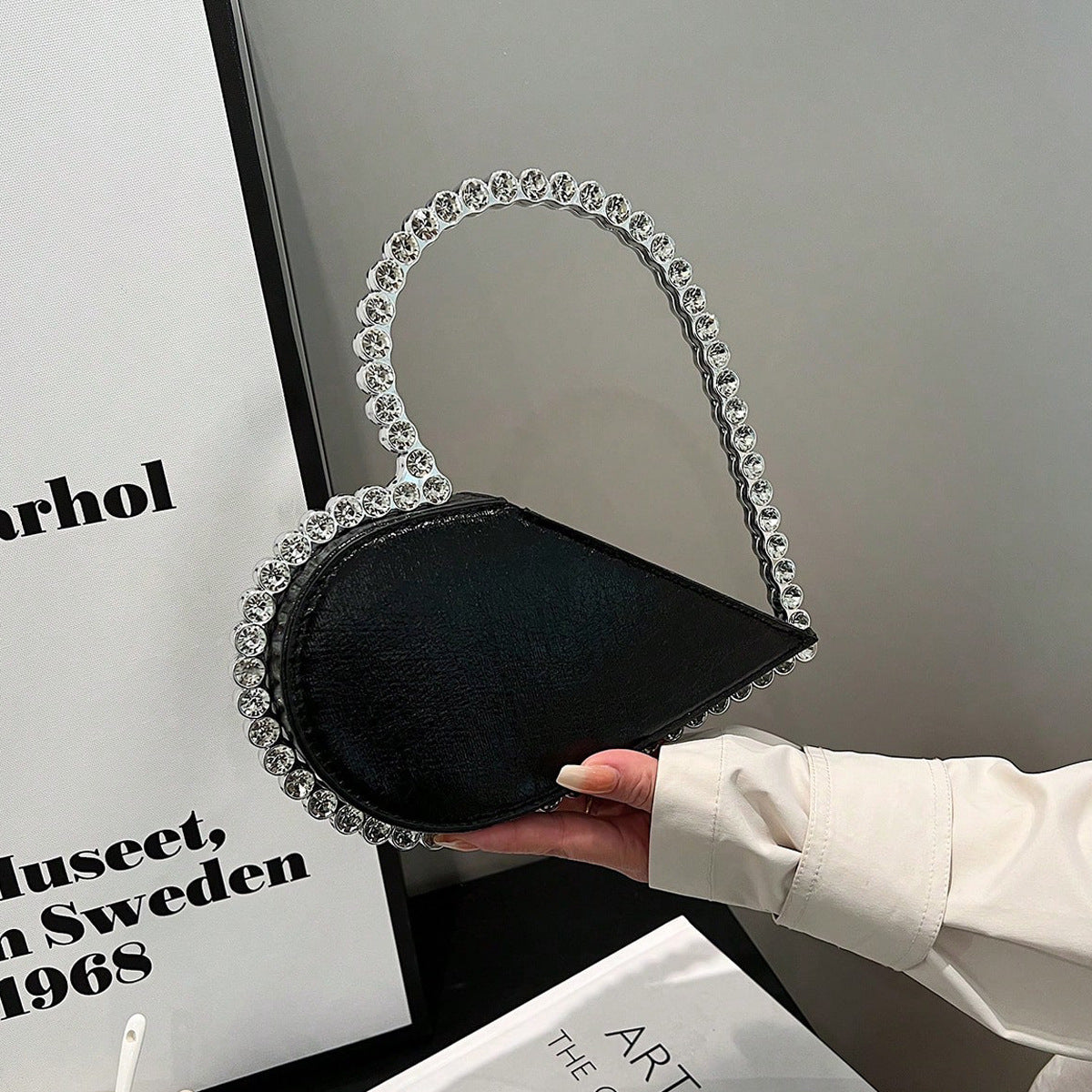 Women's Hand-held Heart-shaped Diamond Fashionable Stylish Hand Evening Bags
