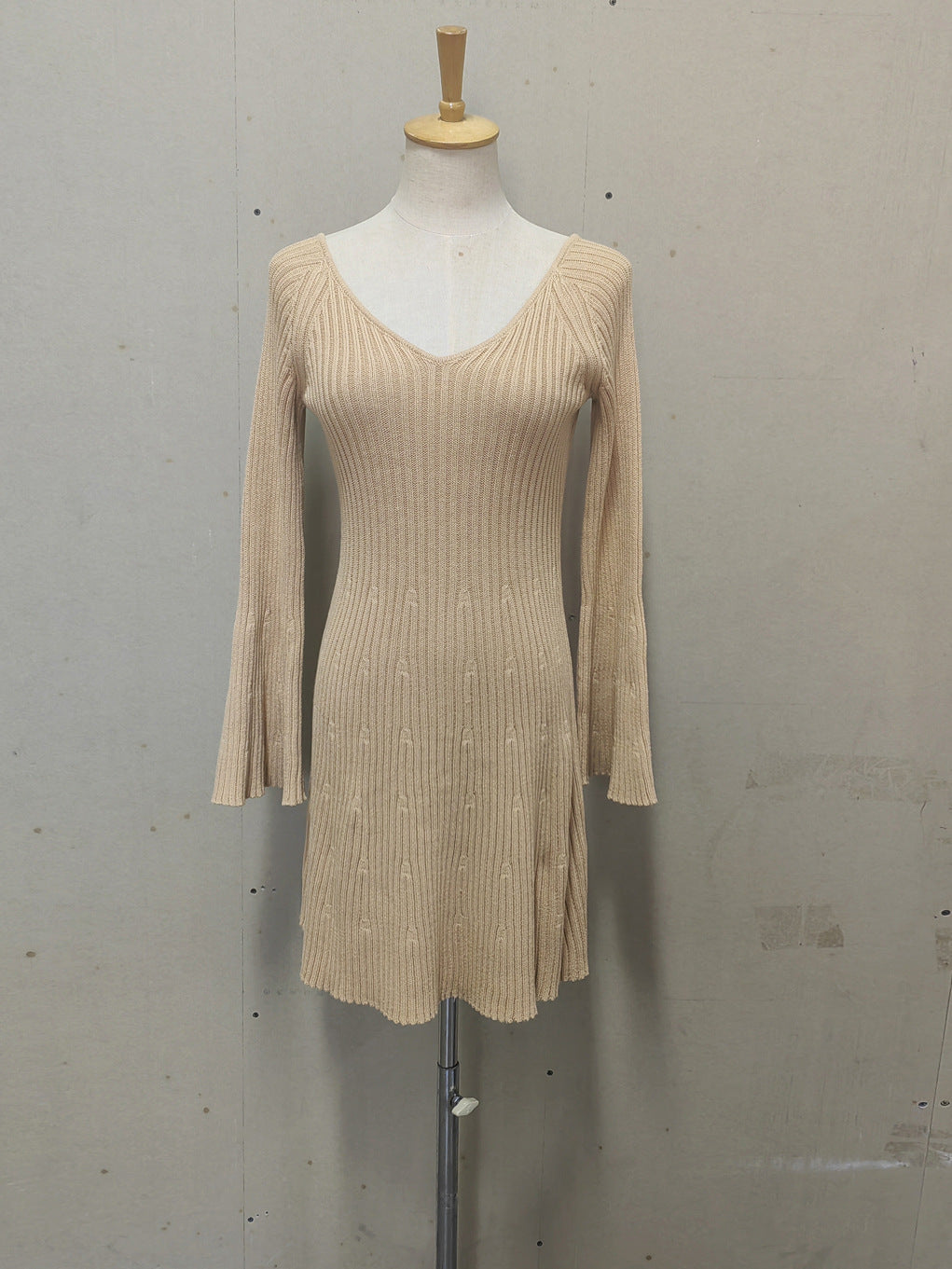 Women's Color Simple Style Low Collar Long Sleeves Words Knitted Dresses