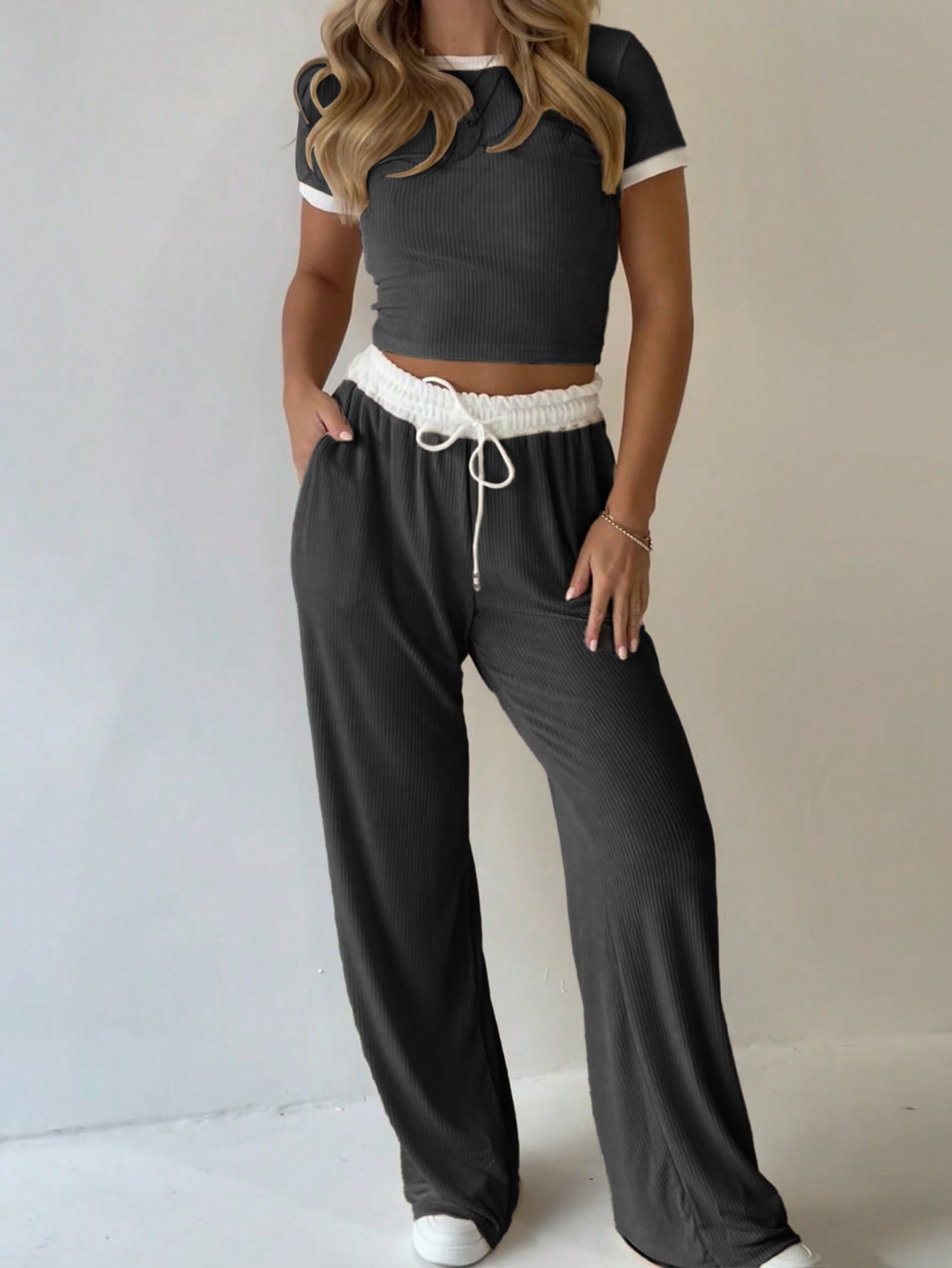 Women's Casual Style Short-sleeved T-shirt Two-piece Suits