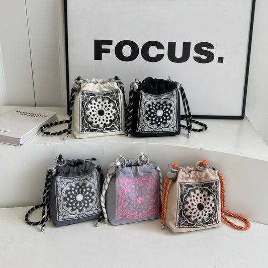 Women's Simple Embroidered Cloth Paisley Mobile Shoulder Bags