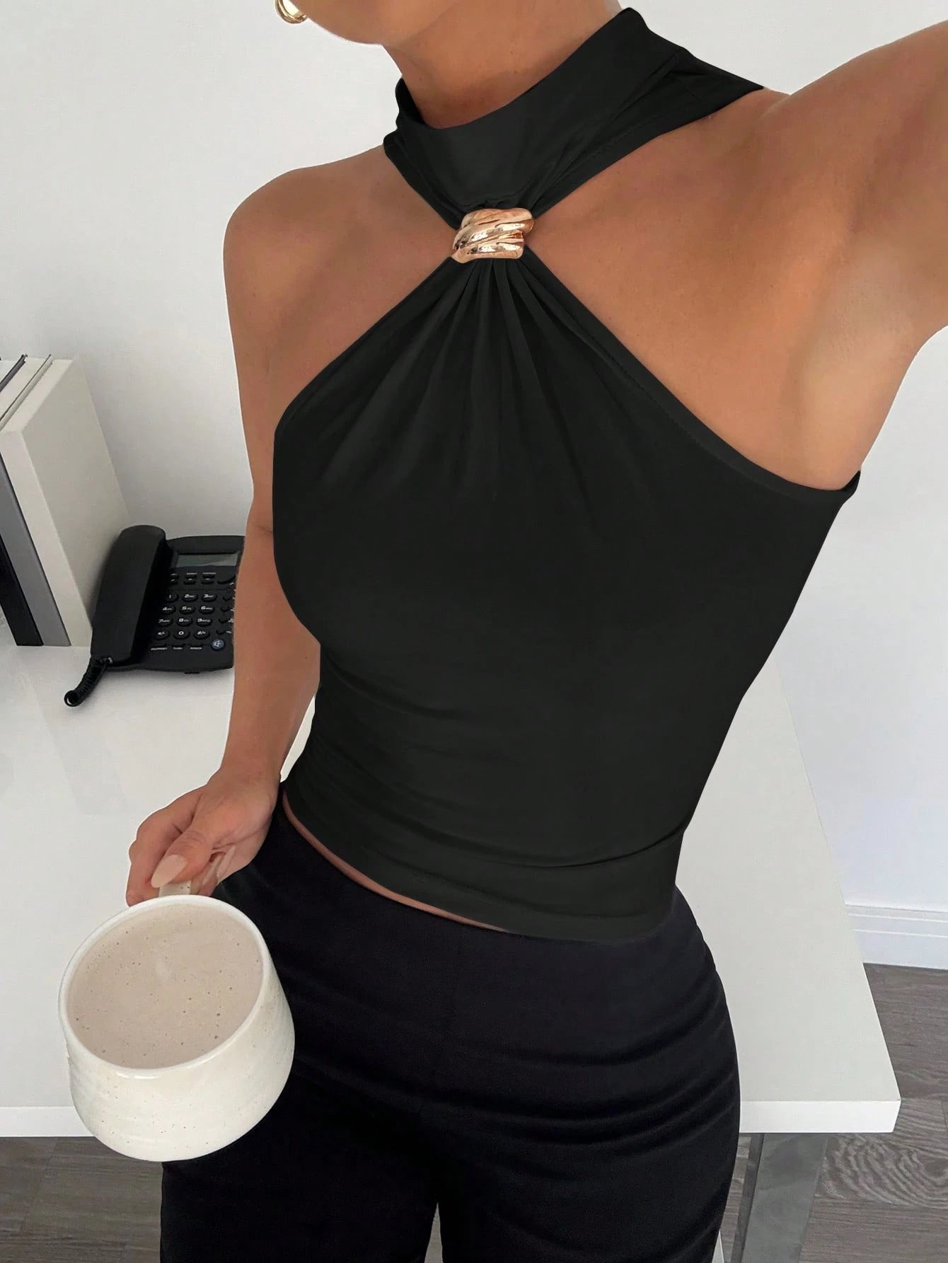Women's Metal Ring Sleeveless Cold-shoulder Stretch Summer Vests