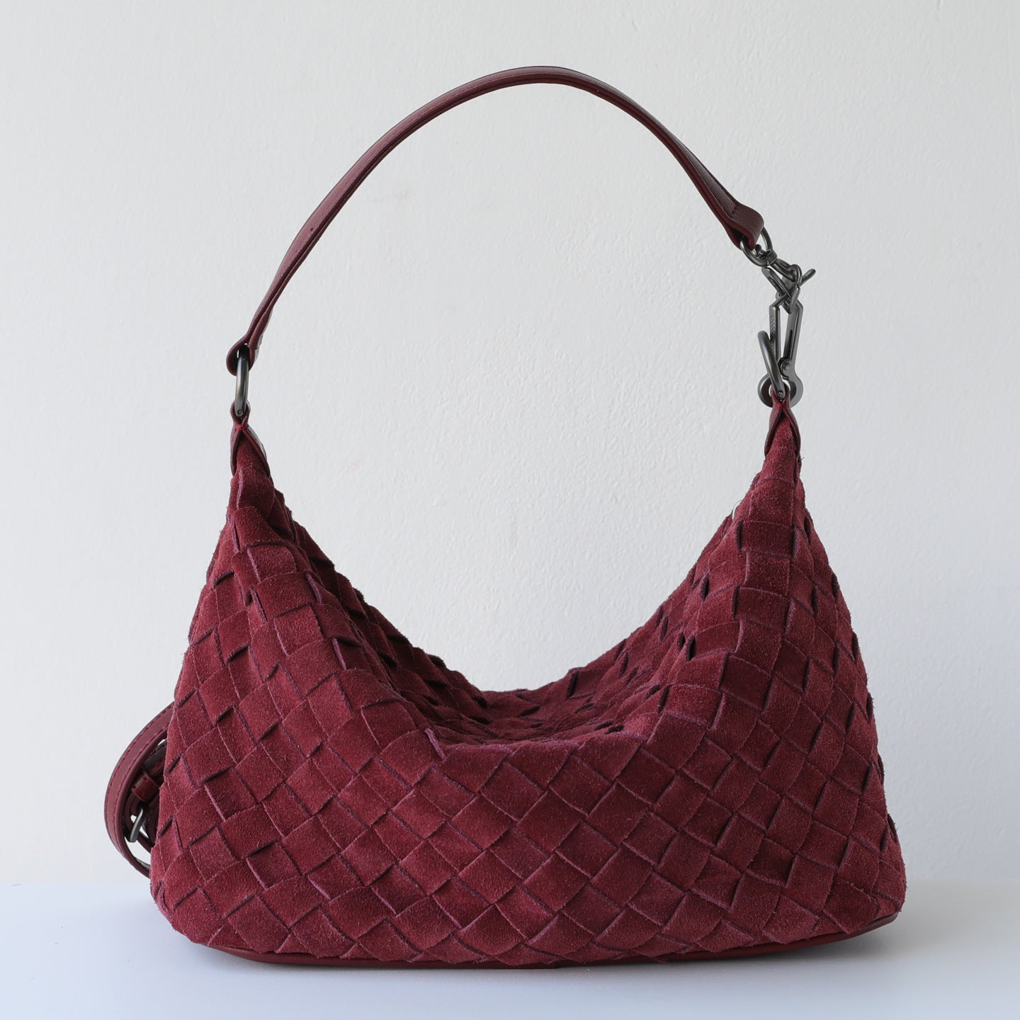 Comfortable Women's Cowhide Woven Genuine Leather Bags