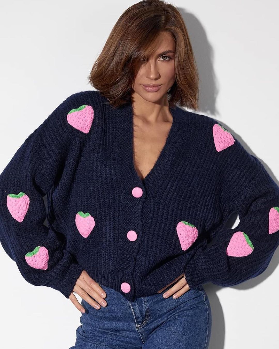 Sweet Tridimensional Strawberry Applique Thick Needle Sweaters