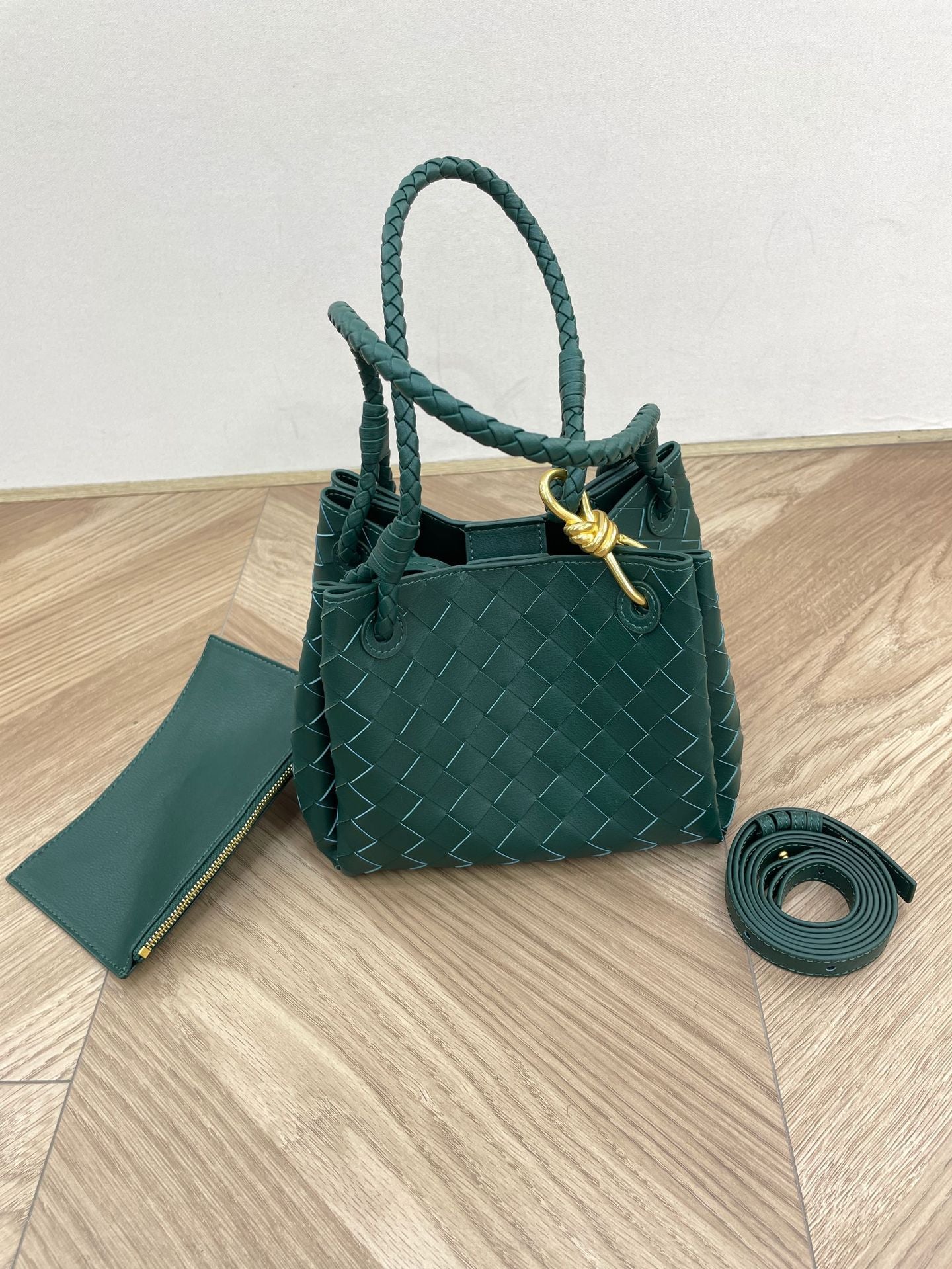 Innovative Shu Portable Underarm Vegetable Basket Crossbody Bags