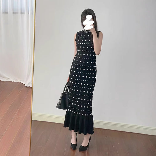 Women's French Rivet Round Neck Sleeveless Black Knitted Long Dresses