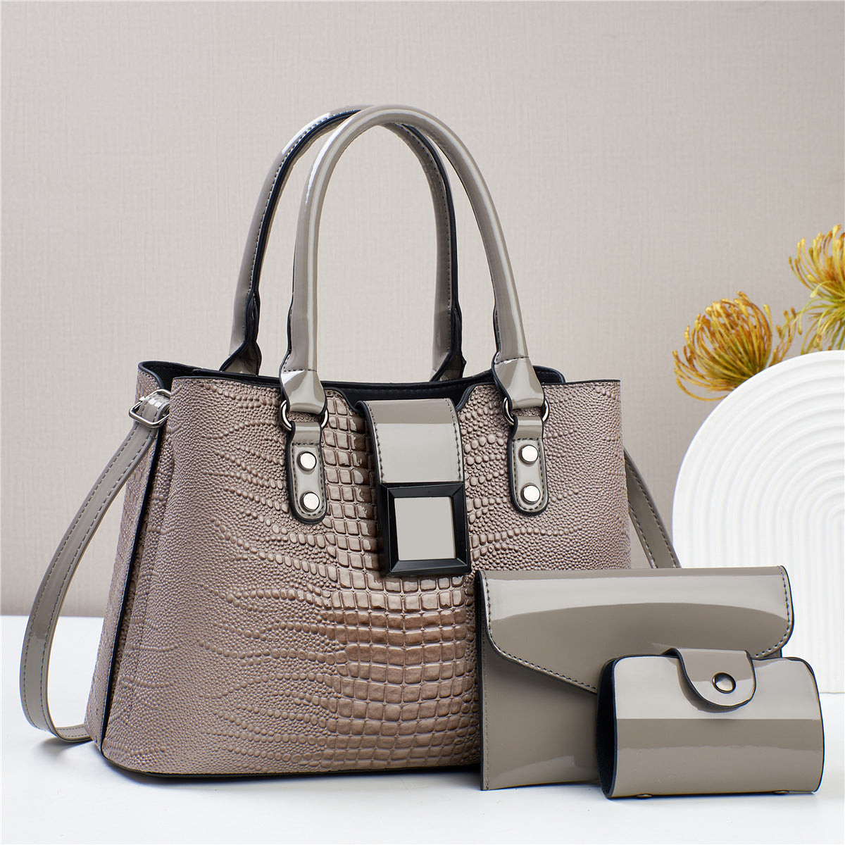 2 High-grade Three-piece Bright Leather Lizard Handbags