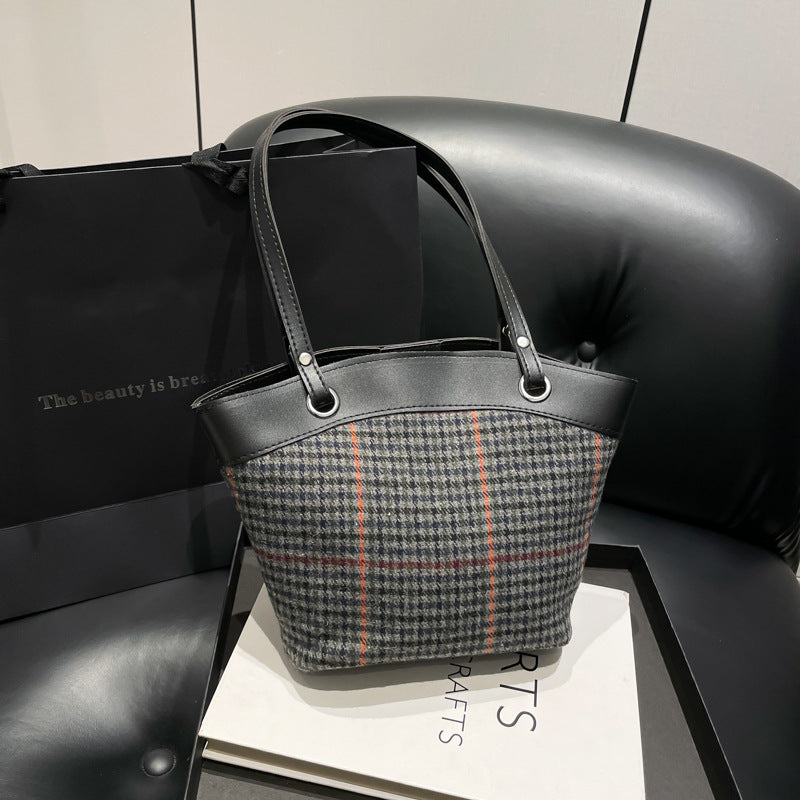 Women's Woolen Plaid Stitching Fashion Winter Commuter Handbags