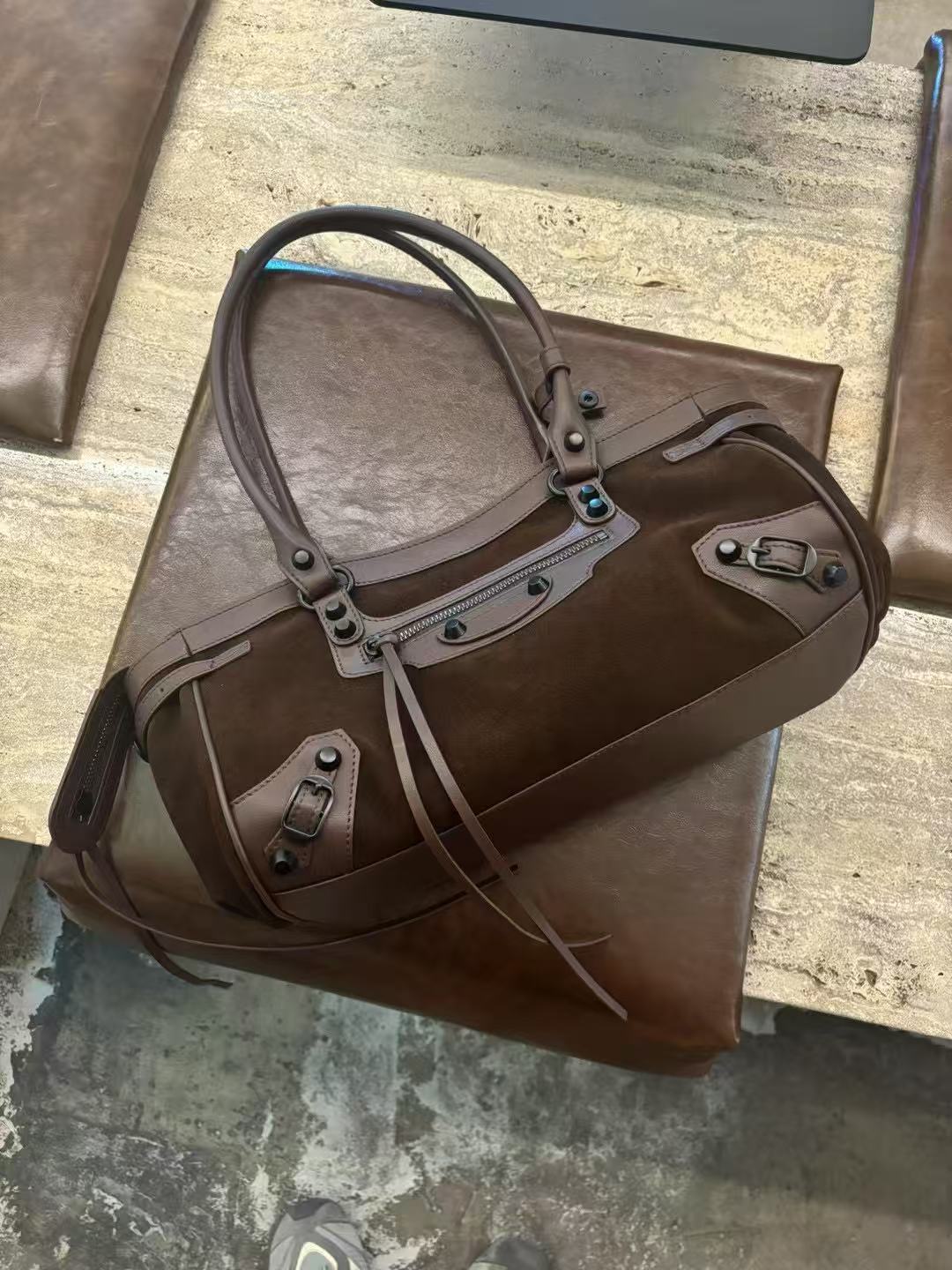 Punk Hot Rivet First Layer Cowhide Armpit Bags