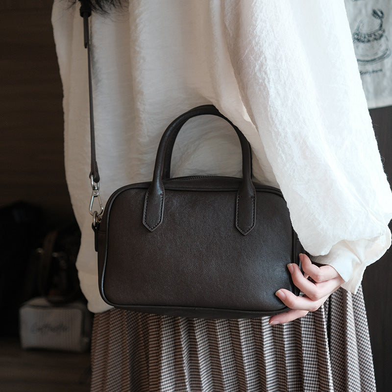 Elegant Vegetable Tanned Cowhide Vintage Commuter Bags