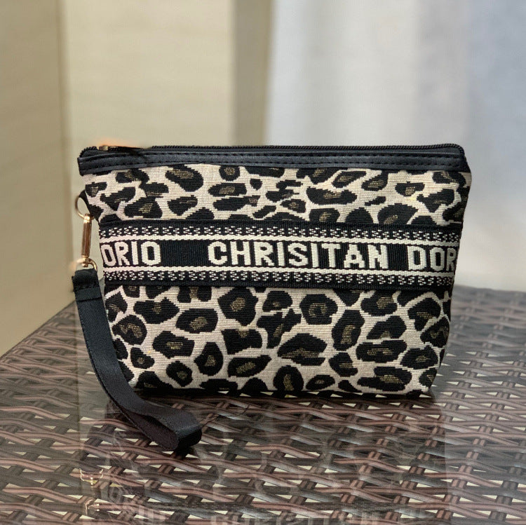 Classic Leopard Pattern Large Capacity Wash Hand Carrying Snack Handbags