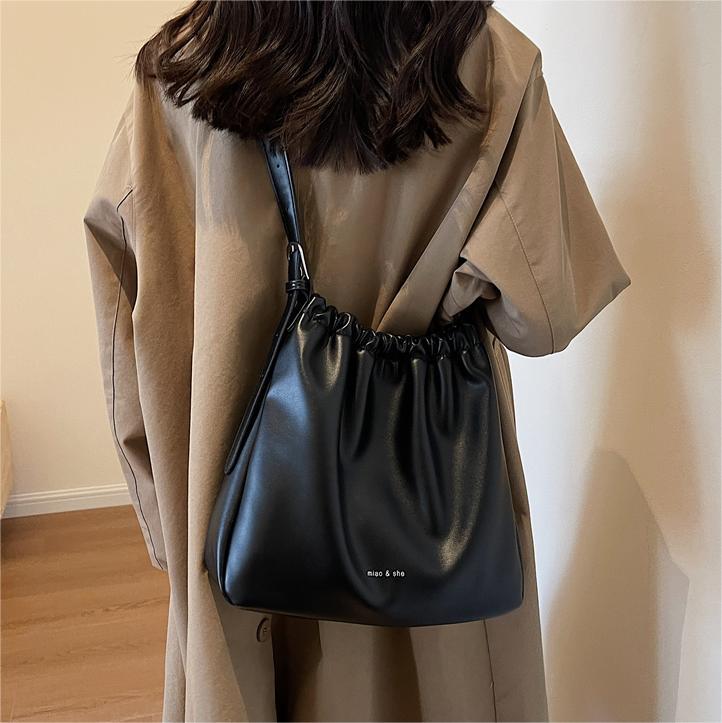 Women's Simple Commute Large Capacity Retro Tote Bags