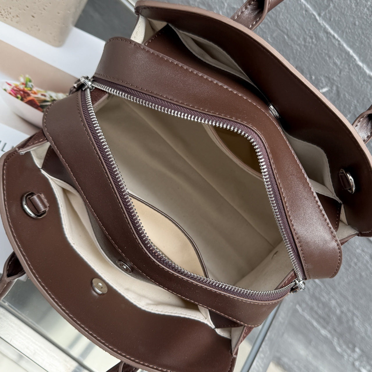 Glamorous Retro Suede Boston Cattle Batch Bags