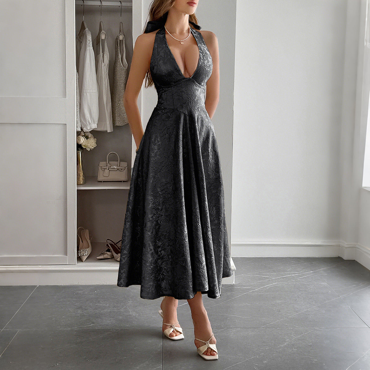 Beautiful Women's Elegant Halter Waist Maxi Clothing
