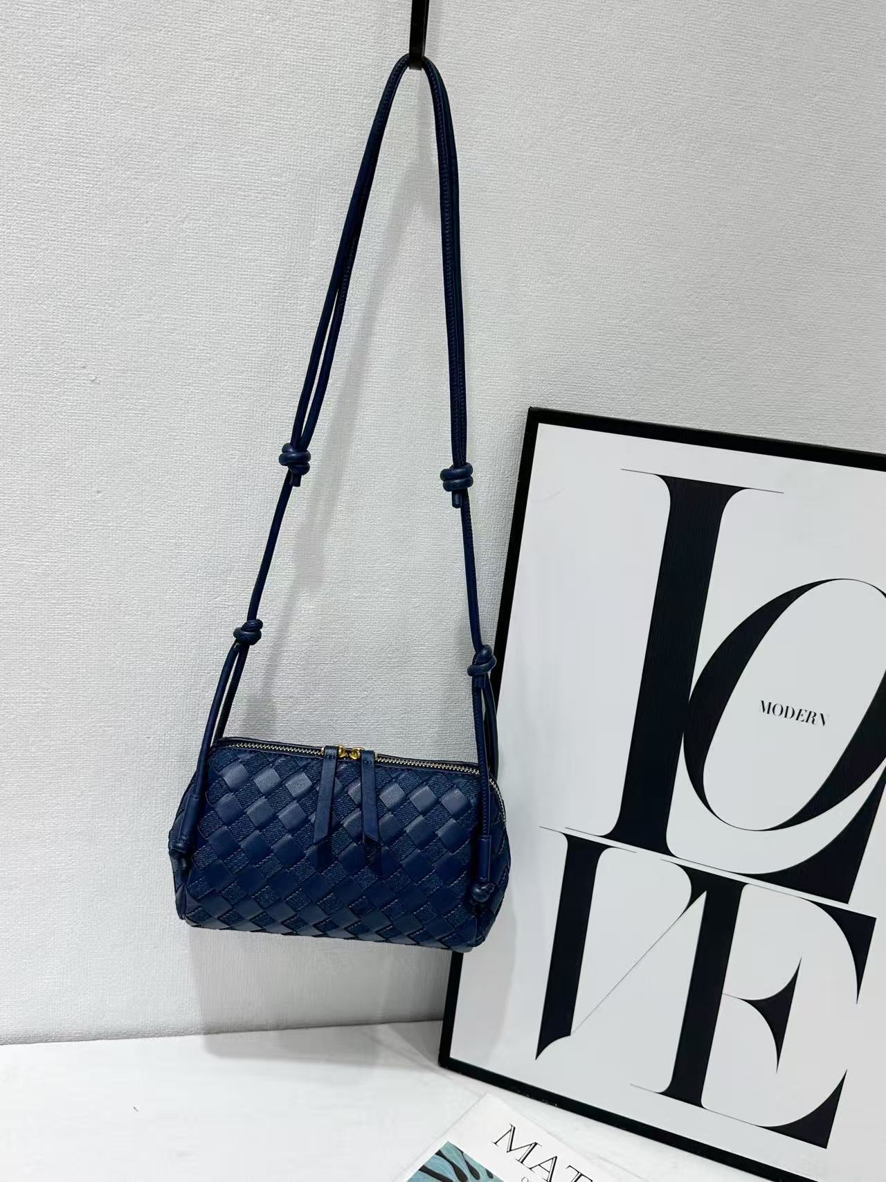 Commute Handmade Style Woven Minority Fashion Handbags