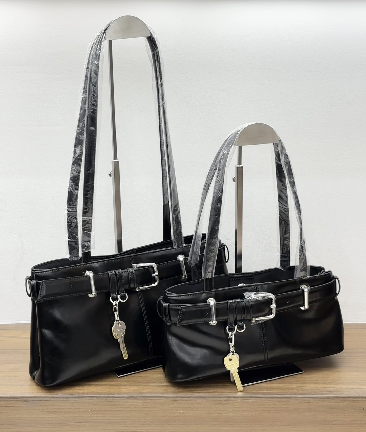 Popular Latch Large Capacity Commuter Carrying Armpit Bags