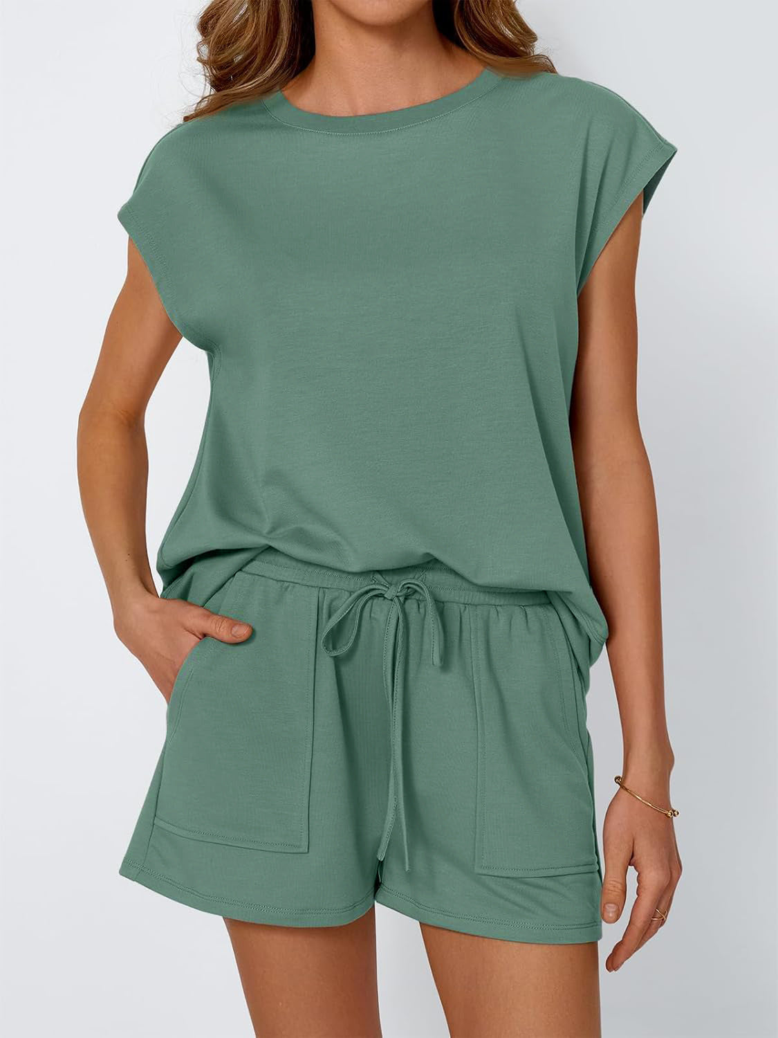 Women's Round Neck Loose Sleeves Two-piece Shorts