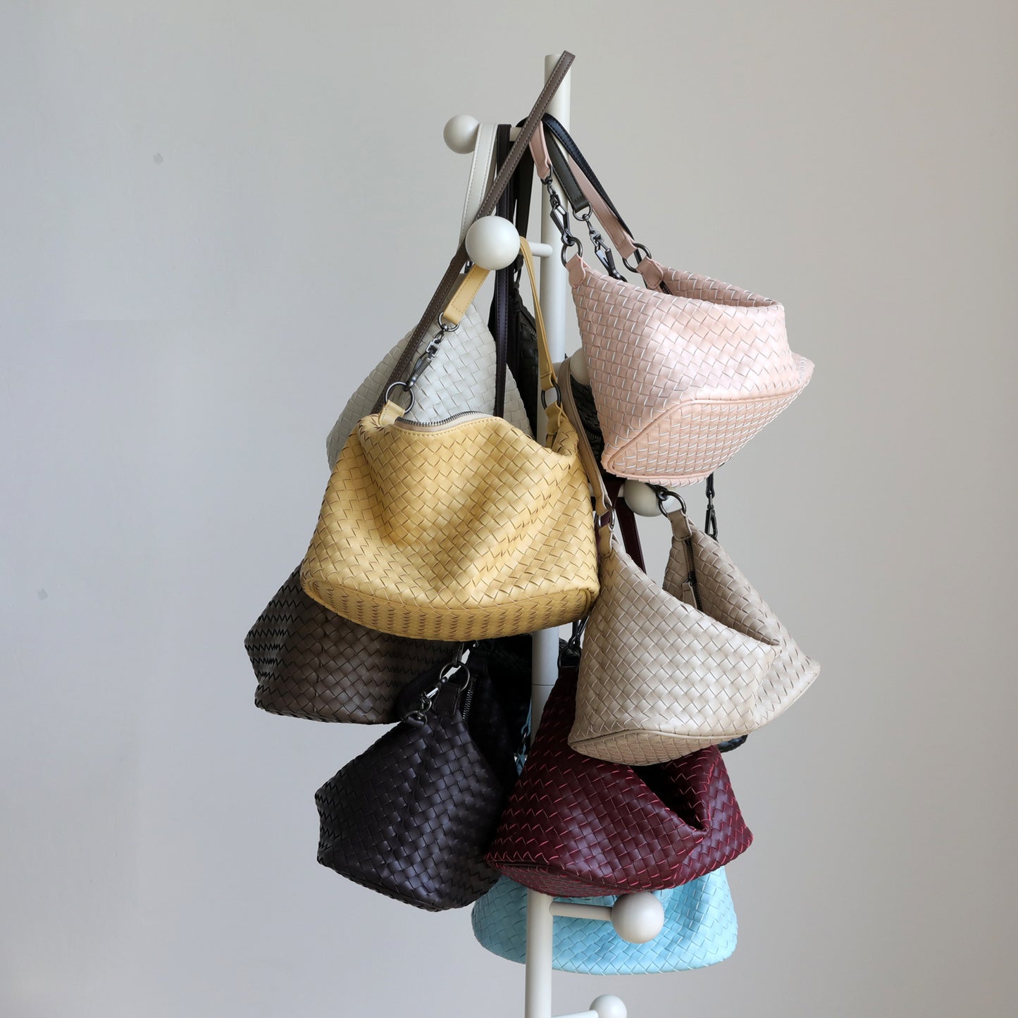 Unique Niche Cowhide Hand-woven Dumpling Hand Bags