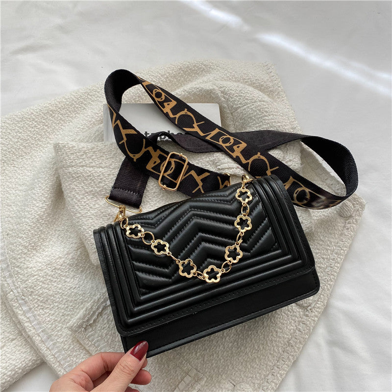 Women's Fashion Korean Style Diamond Quilted Chain Bags