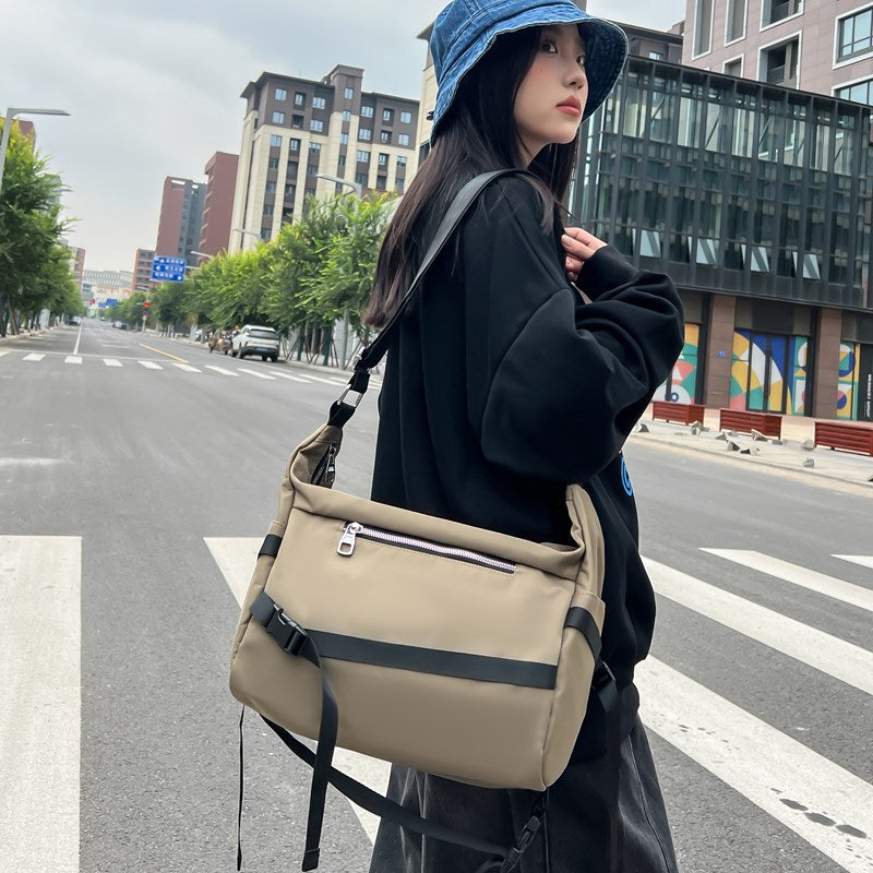 Women's & Men's & Nylon Unisex Large Capacity Trendy Men's Messenger Bags